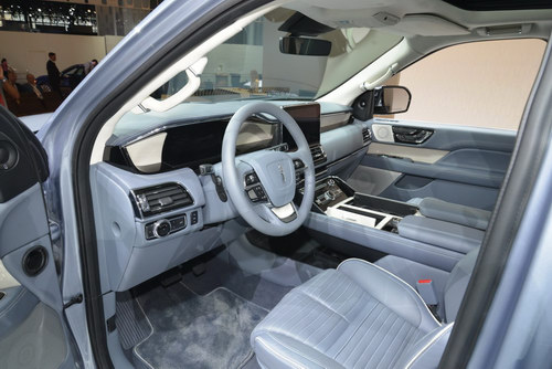 Lincoln Navigator 2018: Đối thủ của Lexus LX 570 - 4