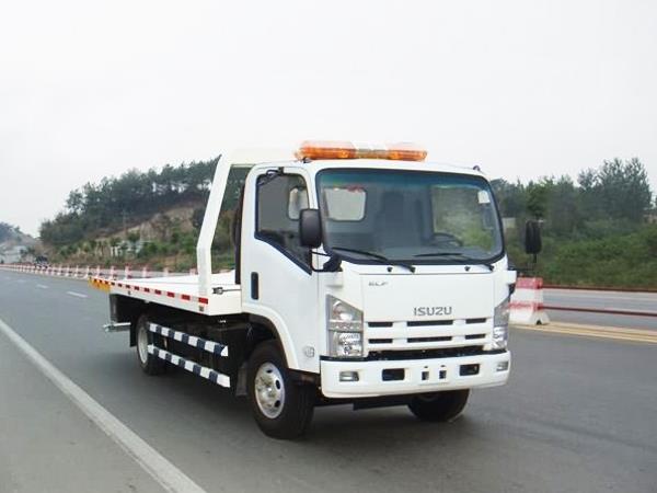 Xe tải cứu hộ giao thông 4 tấn Isuzu nhập khẩu