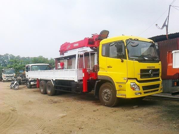 Xe tải Dongfeng 3 chân gắn cẩu ATOM 7 tấn
