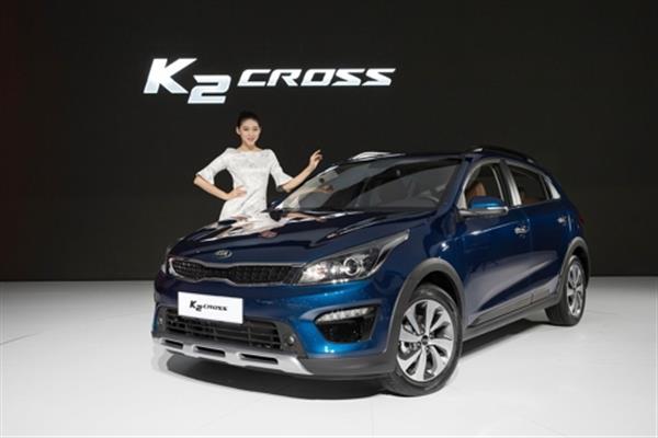 Kia K2 Cross: "Rio gầm cao" có giá từ 298 triệu đồng