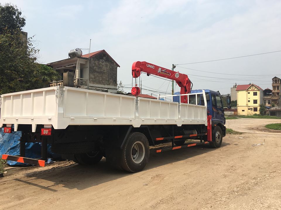 xe tải Thaco Auman C160 gắn cẩu Unic 5 tấn (UR_V554)