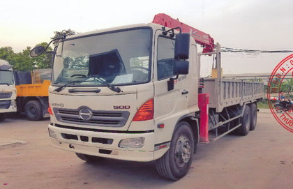 xe tải Hino 3 chân FL gắn cẩu Unic 5 tấn 4 đốt (URV554)